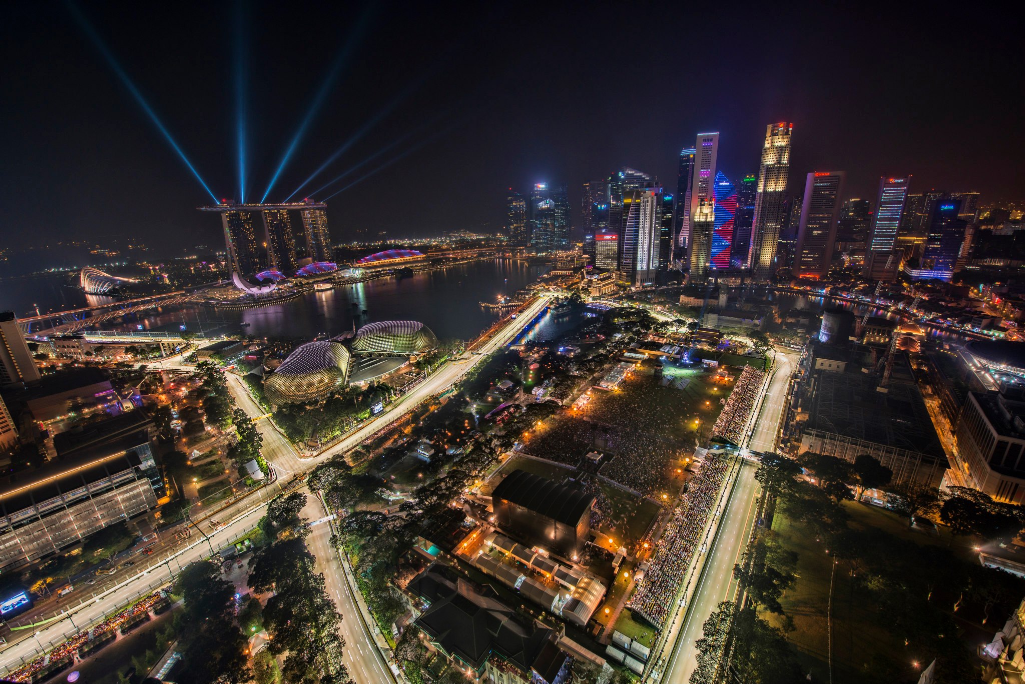 Singapore F1 Night Race renews